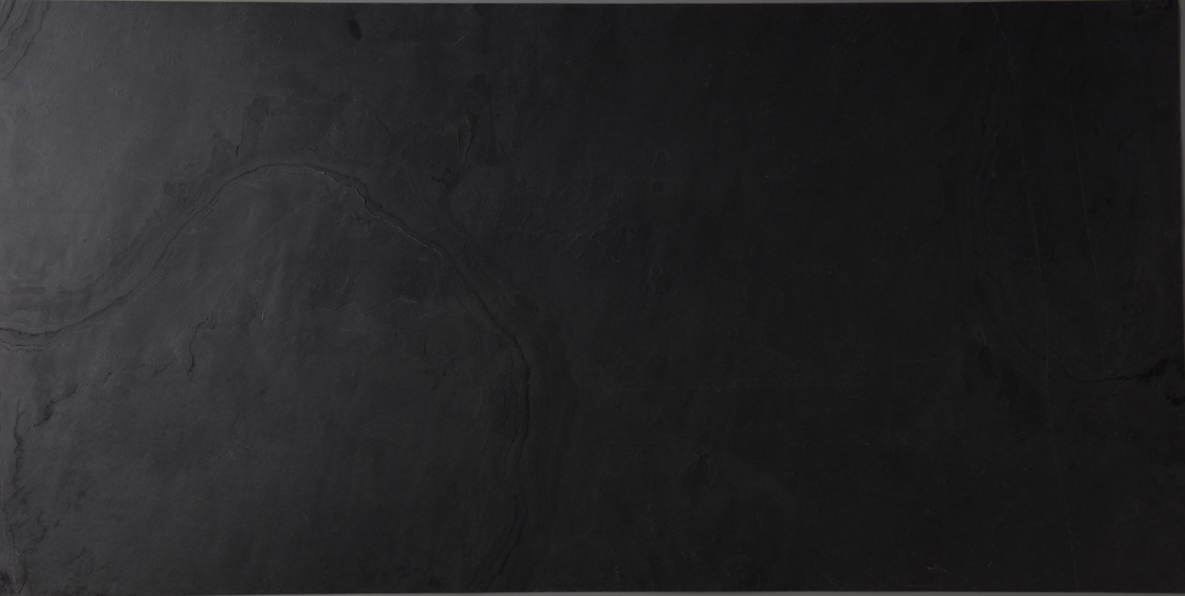 BLACK（ブラック）